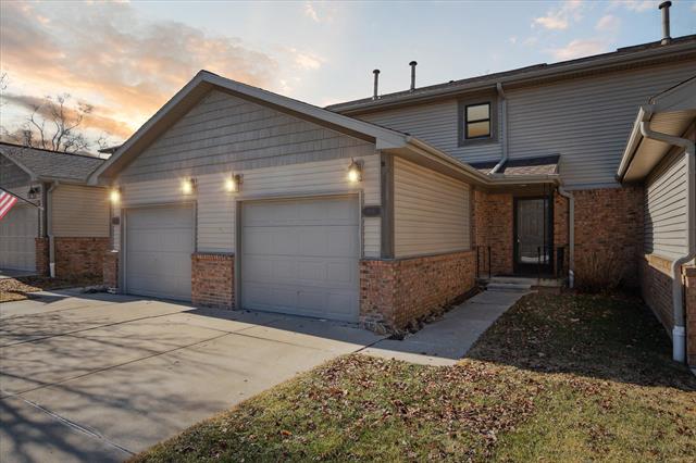 front view picture of 904 Moore Drive, Chelsea, MI. 48118