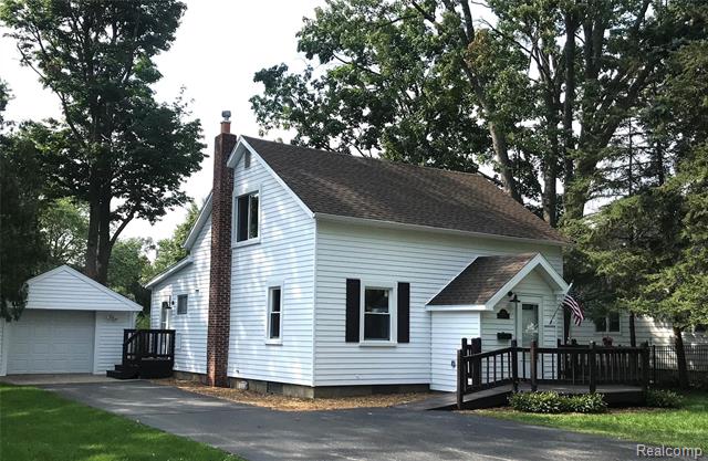 front view picture of 222 Franklin St, Milford, MI. 48381
