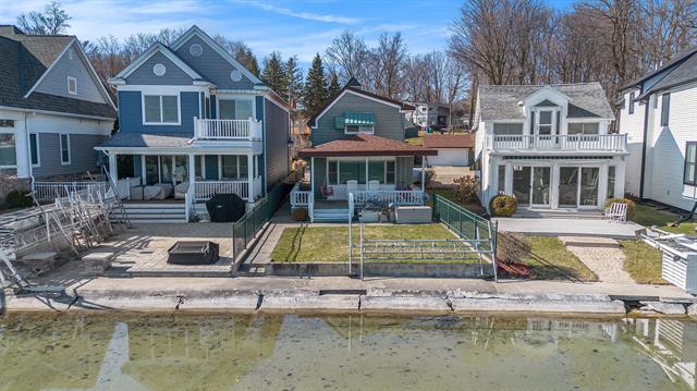 front view picture of 22175 Forest Hall Drive, Cassopolis, MI. 49031