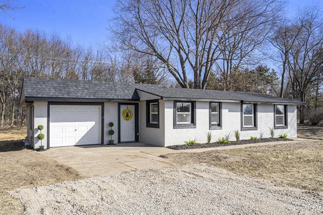 front view picture of 16686 Lovers Lane, Three Rivers, MI. 49093