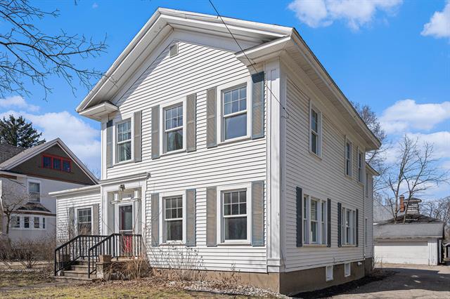 front view picture of 318 Cutler Street, Allegan, MI. 49010