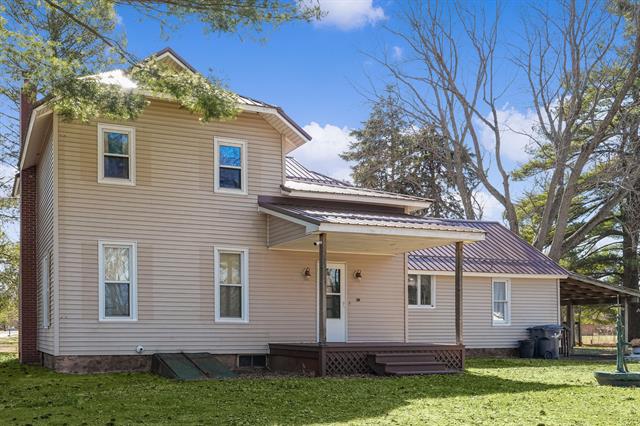 front view picture of 4920 73 1/2 Street, South Haven, MI. 49090