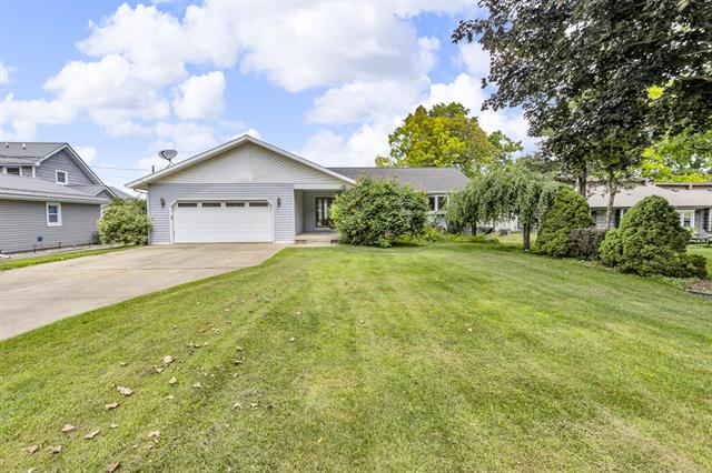 front view picture of 4210 Dawn Drive Drive, Hillsdale, MI. 49242