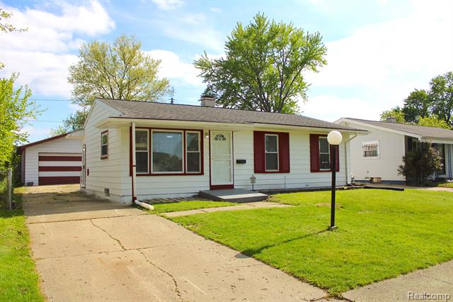 front view picture of 823 W Alma Avenue, Flint, MI. 48505
