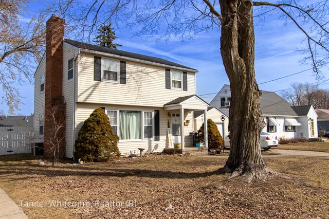 front view picture of 1313 Ellsmere Street Ne, Grand Rapids, MI. 49505
