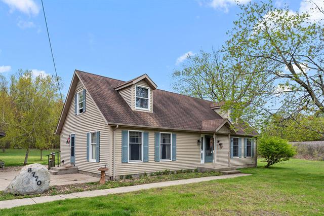 front view picture of 8770 W East Road, Three Oaks, MI. 49128