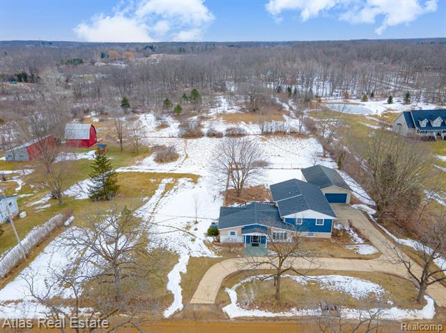 front view picture of 5243 Stimson Road, Davison, MI. 48423