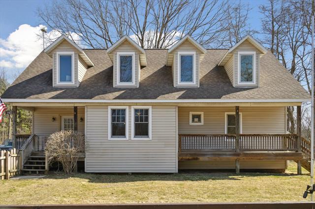 front view picture of 16821 County Road 687, South Haven, MI. 49090