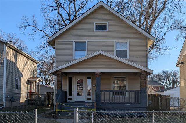 front view picture of 462 Adams Street Se, Grand Rapids, MI. 49507