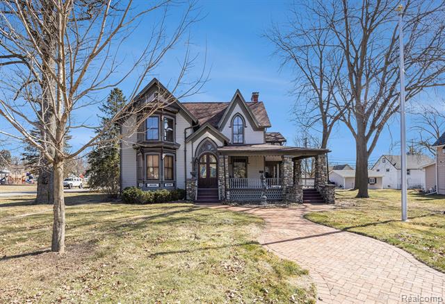 front view picture of 270 N Almont Avenue, Imlay City, MI. 48444