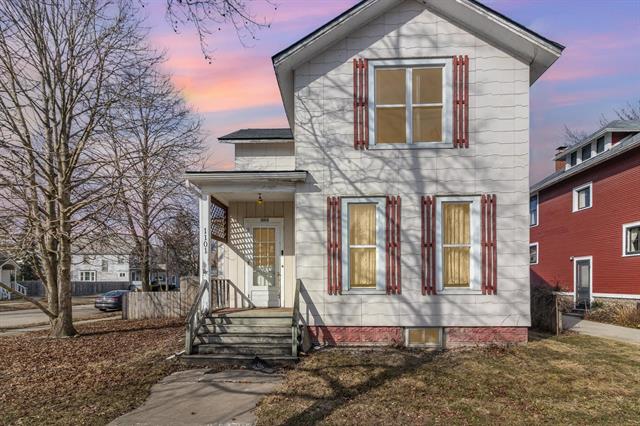 front view picture of 1101 Mckinley Avenue, Bay City, MI. 48708