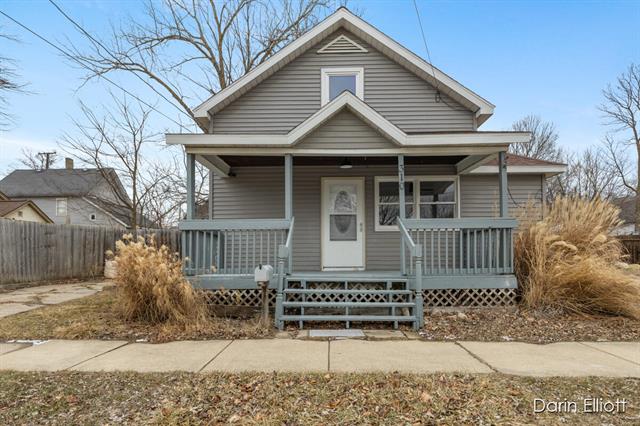 front view picture of 310 E Adams Street, Ionia, MI. 48846