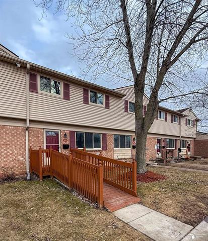 front view picture of 9741 Pine Street, Taylor, MI. 48180