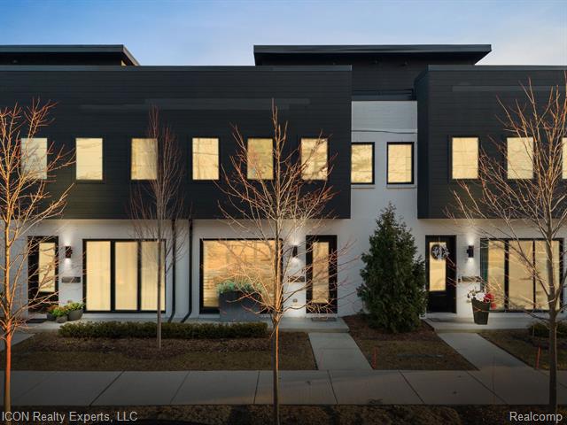 front view picture of 714 E Parent Avenue, Royal Oak, MI. 48067
