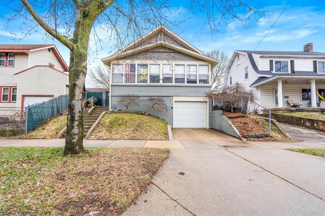 front view picture of 1040 Alexander Street Se, Grand Rapids, MI. 49507