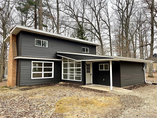 front view picture of 613 Pine Drive, Columbiaville, MI. 48421