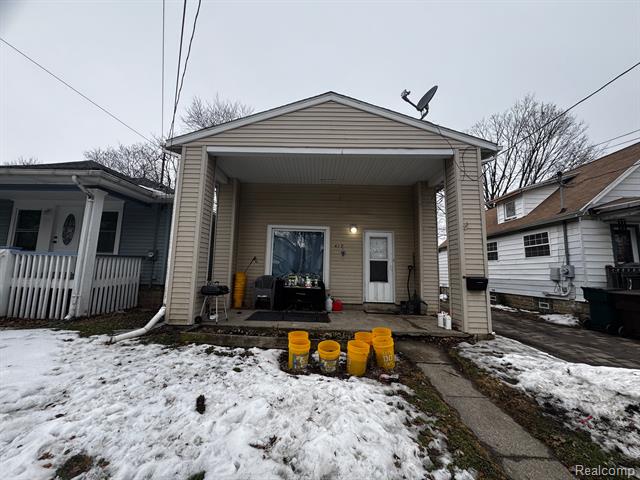 front view picture of 417 N Francis Avenue, Lansing, MI. 48912