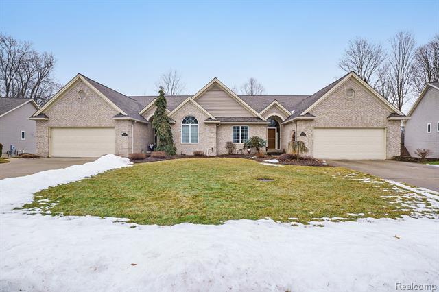 front view picture of 2040 Crystal Wood Trail, Flushing, MI. 48433