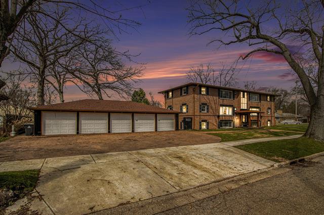front view picture of 1433 Lakeway Avenue, Kalamazoo, MI. 49001