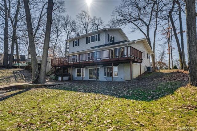 front view picture of 6402 Hartwood Drive, Fenton, MI. 48430
