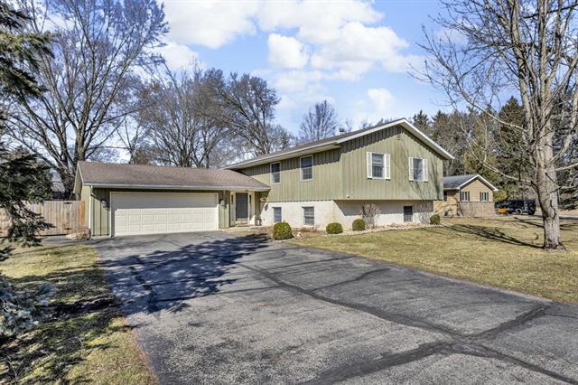 front view picture of 5888 N Rickfield Road, Jackson, MI. 49201