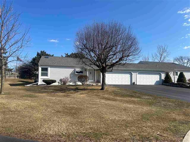 front view picture of 929 E Bay View Drive, Bay City, MI. 48706