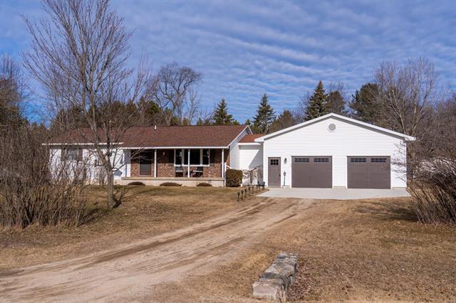 front view picture of 11736 Stonehedge Lane, Farwell, MI. 48622