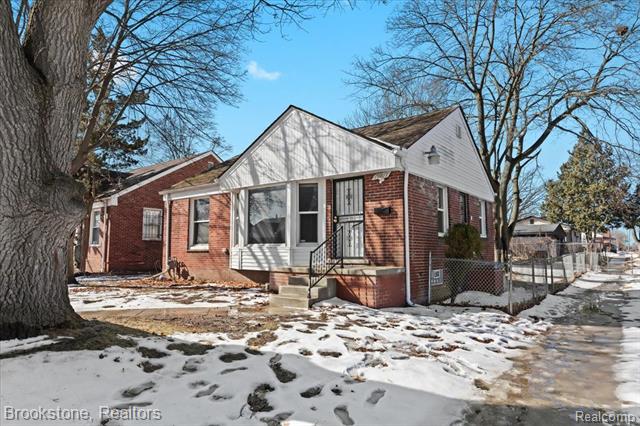 front view picture of 19817 Monica Street, Detroit, MI. 48221