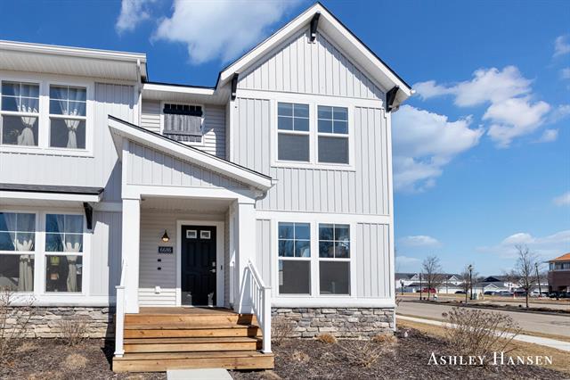 front view picture of 6686 S Square Lane, Rockford, MI. 49341
