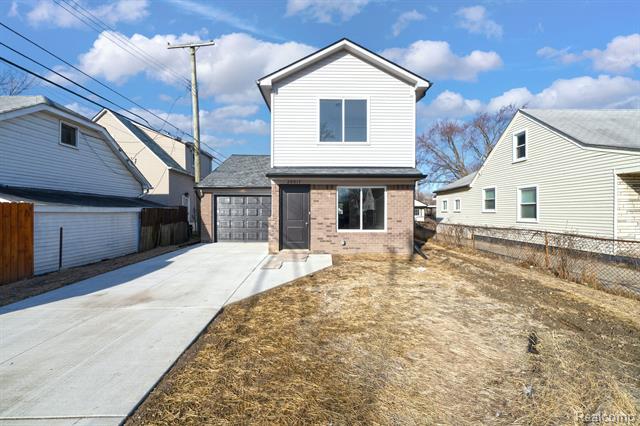 front view picture of 28017 Ginley Street, Roseville, MI. 48066
