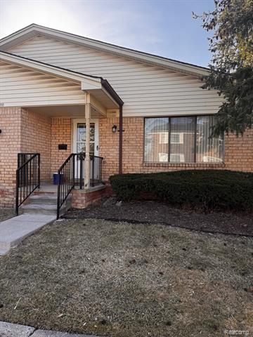 front view picture of 24299 Wildbrook, Southfield, MI. 48034