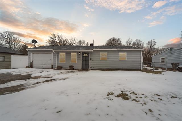 front view picture of 115 Ardmoor Drive, Battle Creek, MI. 49037