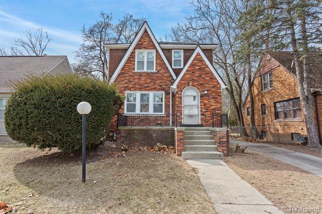 front view picture of 17193 Pierson Street, Detroit, MI. 48219