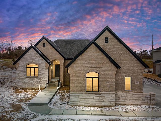 front view picture of 740 Marlayna Drive, Oxford, MI. 48371