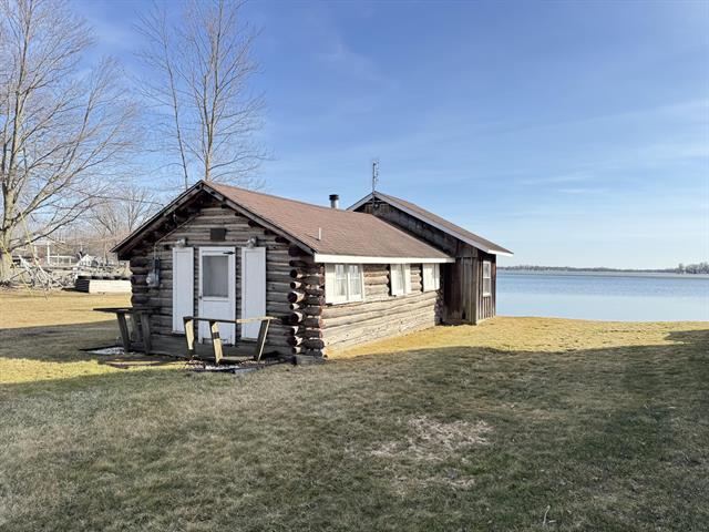 front view picture of 493 Warren Road, Coldwater, MI. 49036