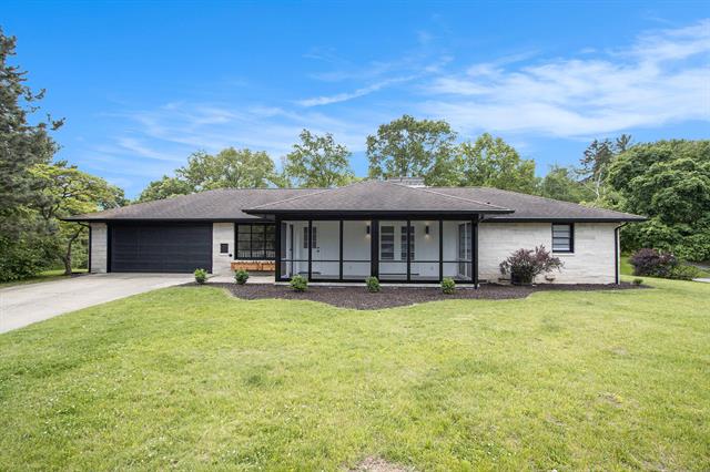 front view picture of 906 Wilshire Boulevard, Kalamazoo, MI. 49008