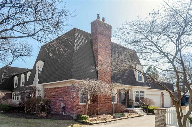 front view picture of 21940 Shorepointe Lane, Saint Clair Shores, MI. 48080