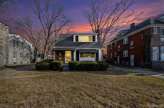 front view picture of 428 Alter Road, Detroit, MI. 48215