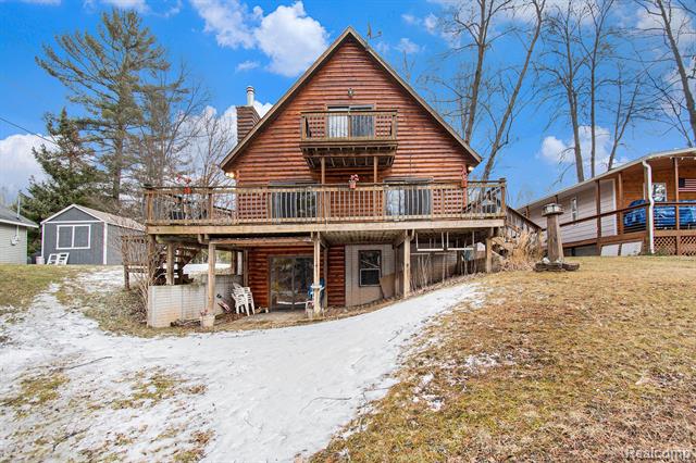 front view picture of 789 Lakeshore Drive, Gladwin, MI. 48624
