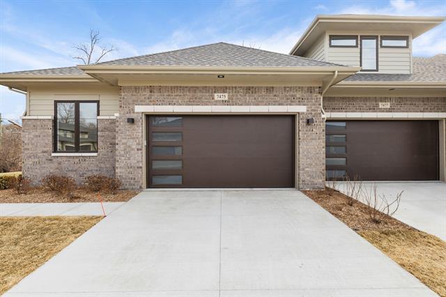 front view picture of 7475 Gramercy Circle, West Bloomfield, MI. 48322