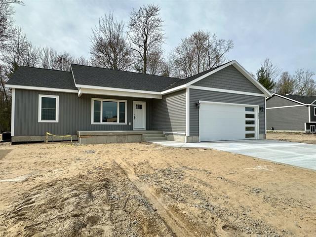 front view picture of 2653 Mclaughlin Avenue, Muskegon, MI. 49442