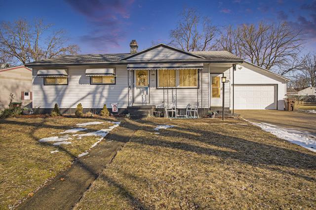 front view picture of 704 Hoaglin Drive, Albion, MI. 49224