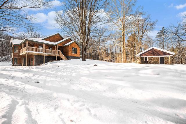front view picture of 24843 Co Rd 358, Lawton, MI. 49065