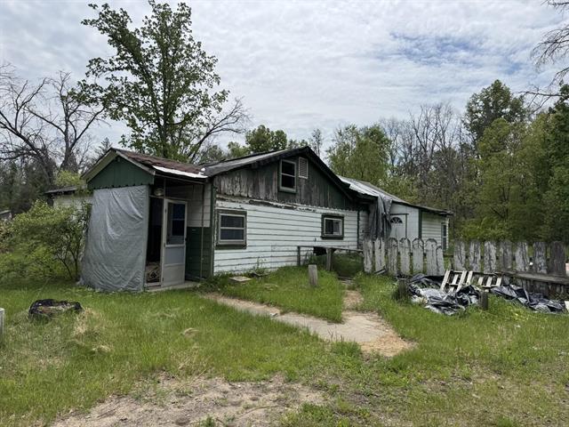 front view picture of 399 W Baldwin Road, Baldwin, MI. 49304