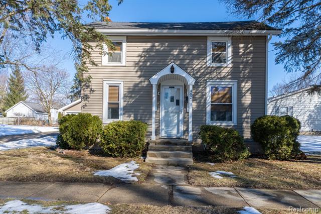 front view picture of 402 W Fitzgerald Street, Durand, MI. 48429