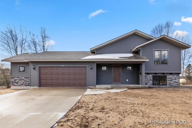 front view picture of 924 Armintrout Ridge Court, Allegan, MI. 49010