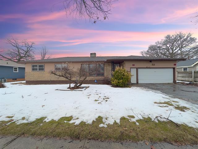 front view picture of 2120 Riordan Street, Muskegon, MI. 49444
