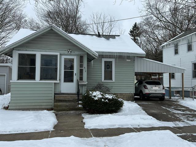 front view picture of 815 Maple Street, Albion, MI. 49224