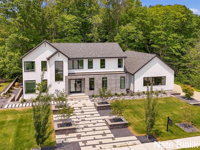 front view picture of 5587 Stonebridge Drive, Grandville, MI. 49418
