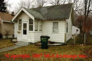 front view picture of 1308 Marquette Street Sw, Wyoming, MI. 49509